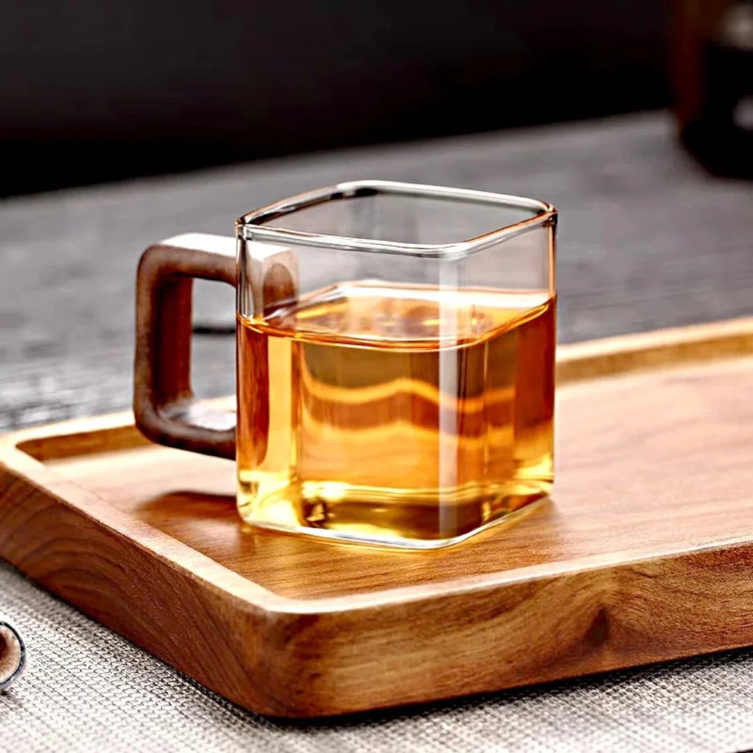 Squaro mug filled with hot tea